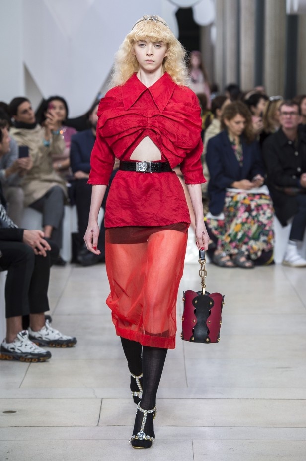 عرض Miu Miu للألبسة الجاهزة لربيع 2019