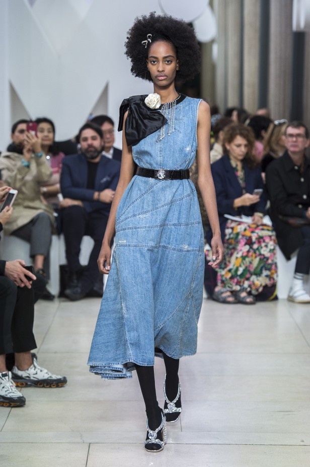 عرض Miu Miu للألبسة الجاهزة لربيع 2019