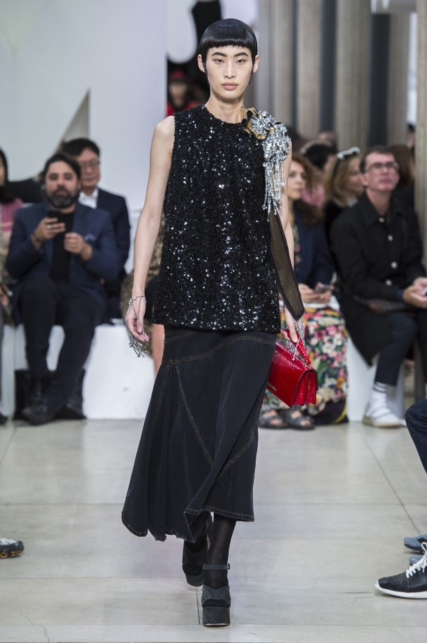 عرض Miu Miu للألبسة الجاهزة لربيع 2019