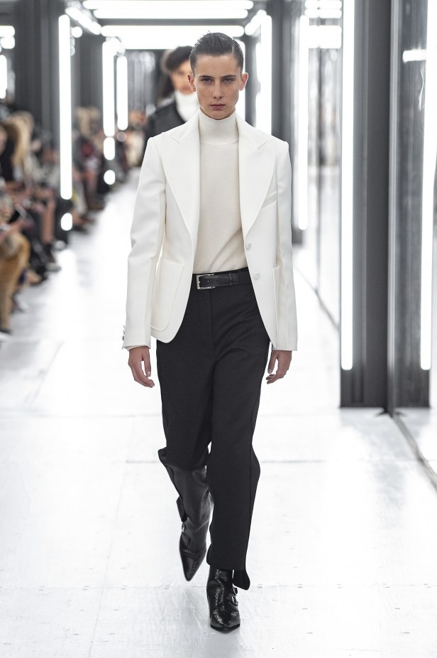 مجموعة فريدة ومميّزة من دار Louis Vuitton لربيع وصيف 2019