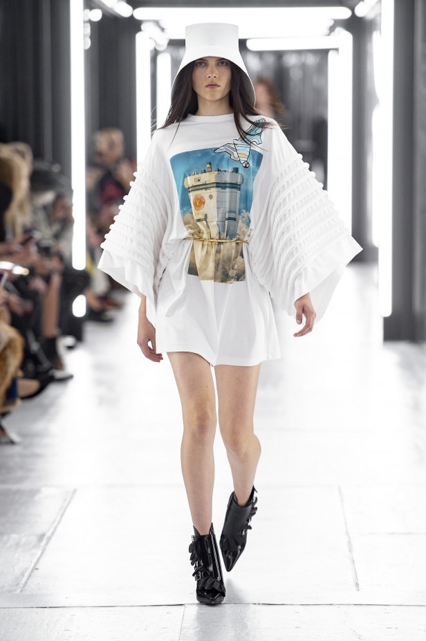 مجموعة فريدة ومميّزة من دار Louis Vuitton لربيع وصيف 2019