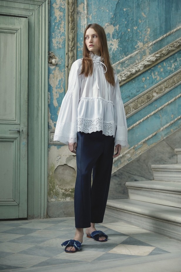 عرض ازياء مجموعة  DICE KAYEK لربيع وصيف 2021 ضمن أسبوع الموضة في باريس