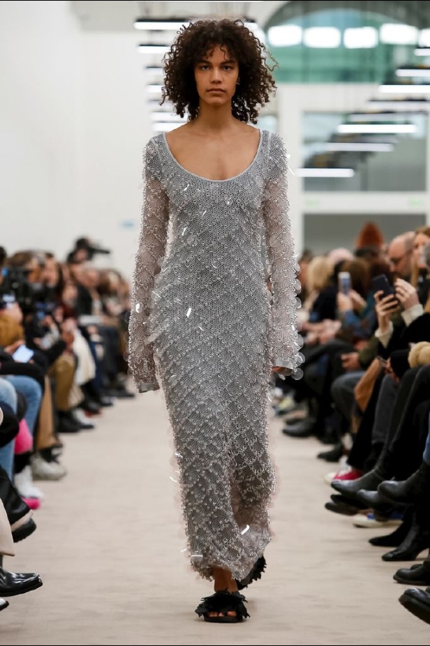 عرض ازياء باكو رابان لخريف وشتاء 2018