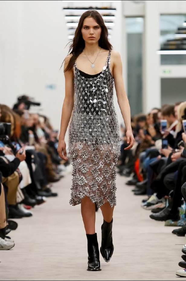 عرض ازياء باكو رابان لخريف وشتاء 2018