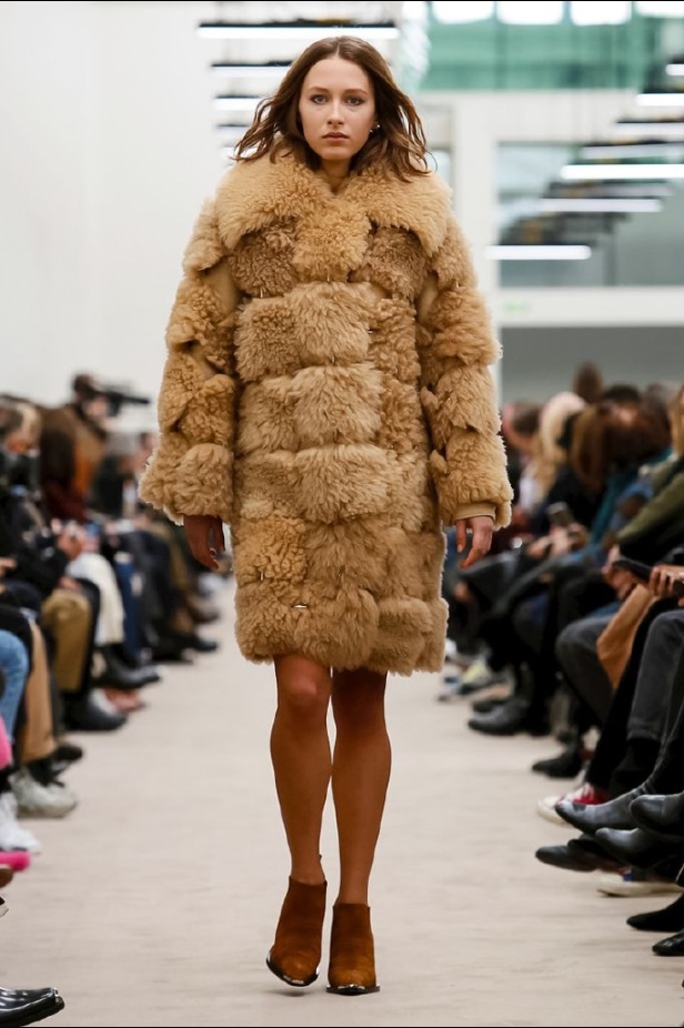 عرض ازياء باكو رابان لخريف وشتاء 2018