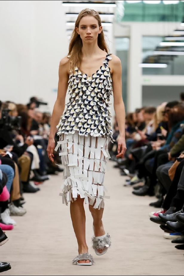 عرض ازياء باكو رابان لخريف وشتاء 2018