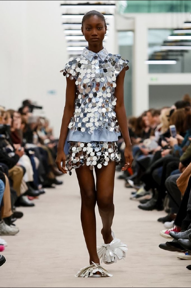 عرض ازياء باكو رابان لخريف وشتاء 2018