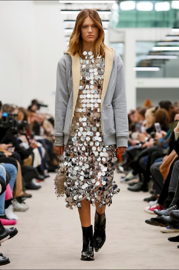 عرض ازياء باكو رابان لخريف وشتاء 2018