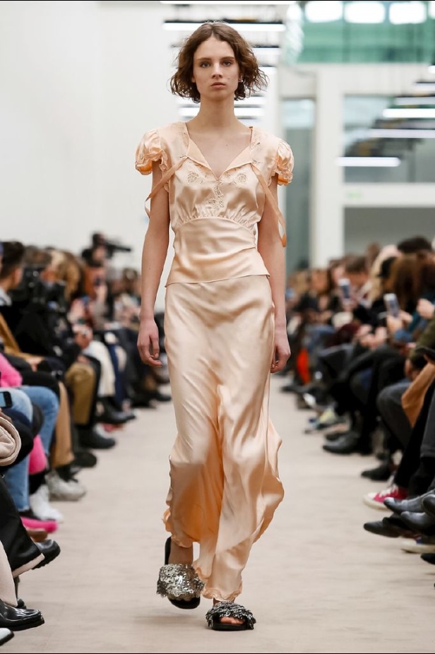 عرض ازياء باكو رابان لخريف وشتاء 2018