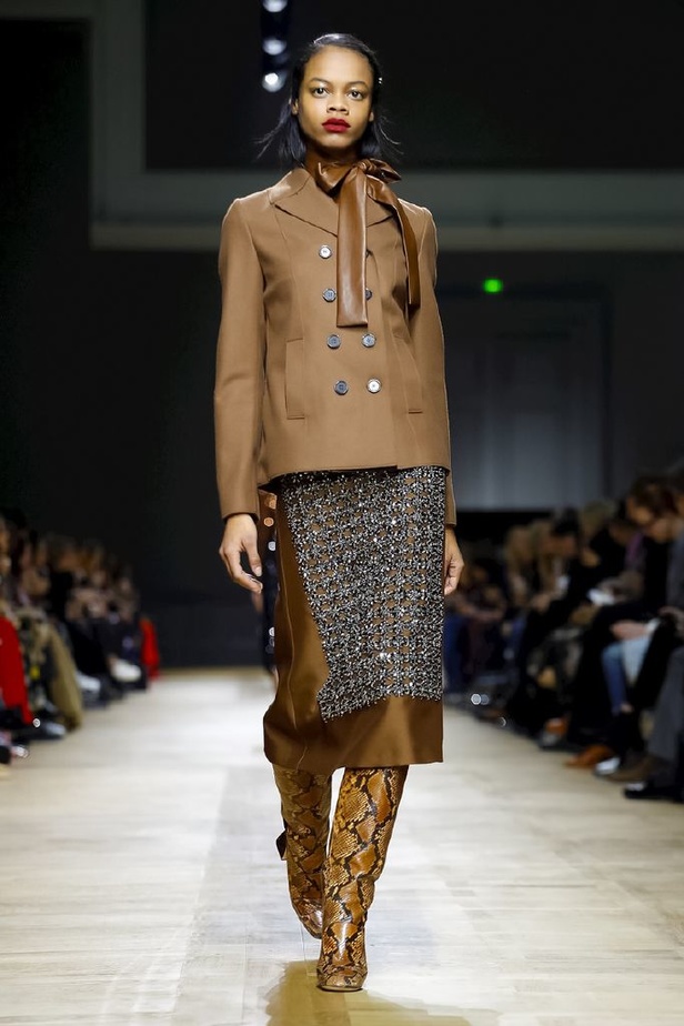 عرض ازياء روشاس لخريف وشتاء 2018