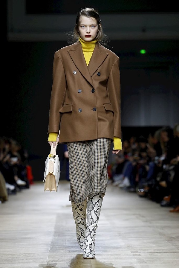 عرض ازياء روشاس لخريف وشتاء 2018