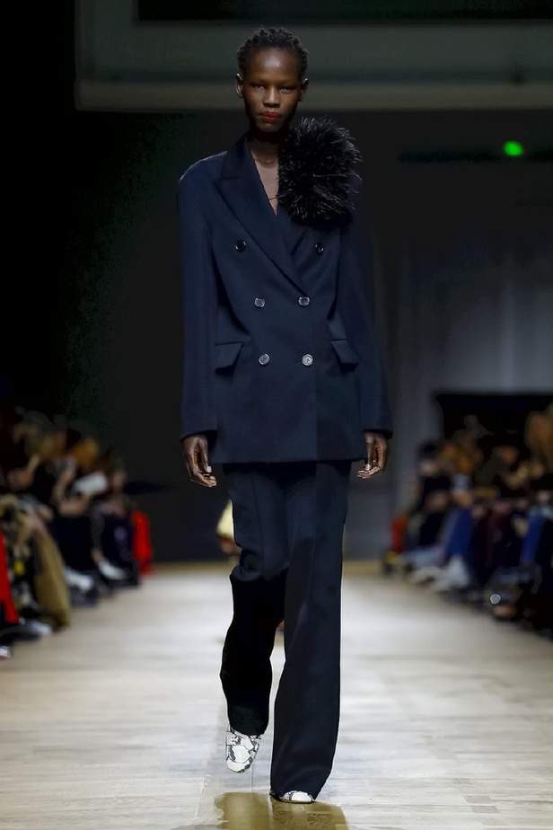 عرض ازياء روشاس لخريف وشتاء 2018