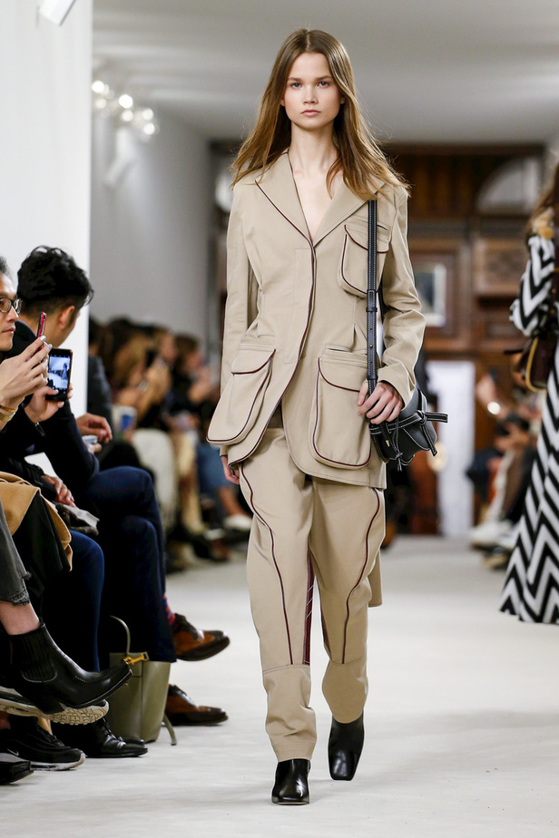 عرض ازياء لويفي لخريف وشتاء 2018