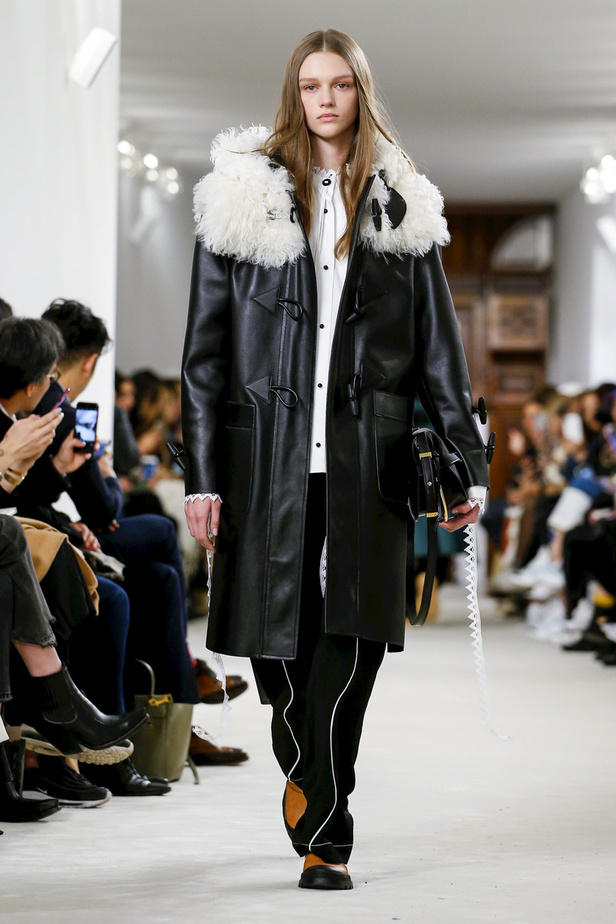 عرض ازياء لويفي لخريف وشتاء 2018