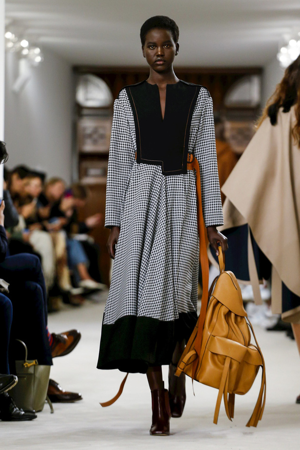 عرض ازياء لويفي لخريف وشتاء 2018