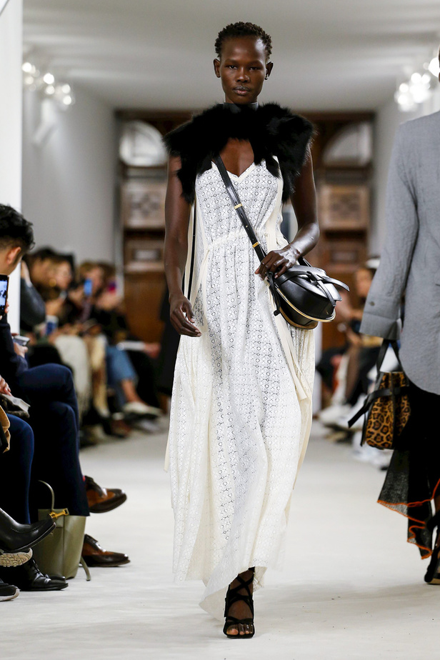 عرض ازياء لويفي لخريف وشتاء 2018