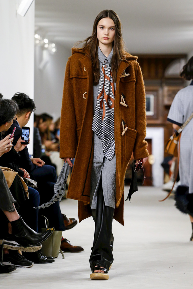 عرض ازياء لويفي لخريف وشتاء 2018