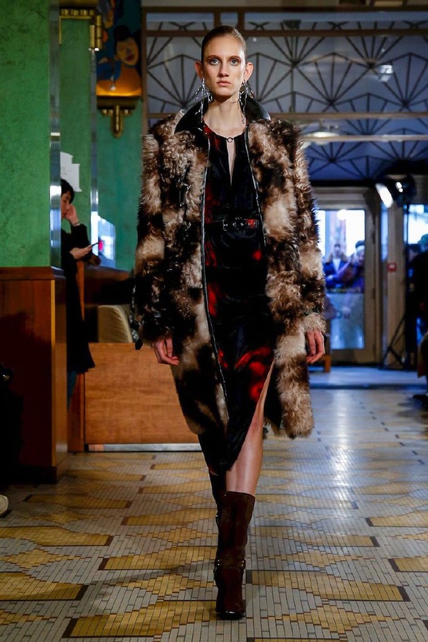 عرض ازياء ألتوزارا لخريف وشتاء 2018