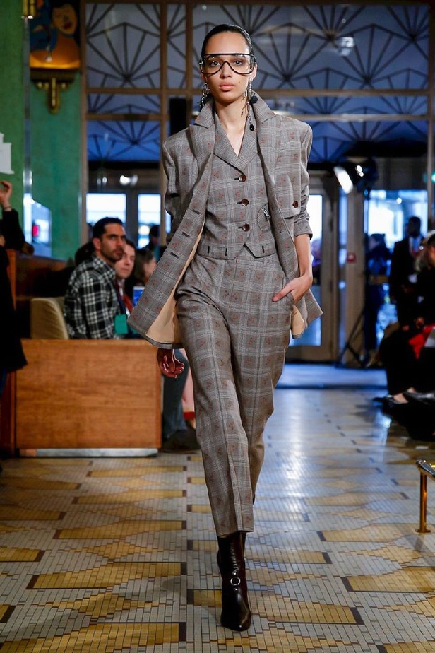 عرض ازياء ألتوزارا لخريف وشتاء 2018