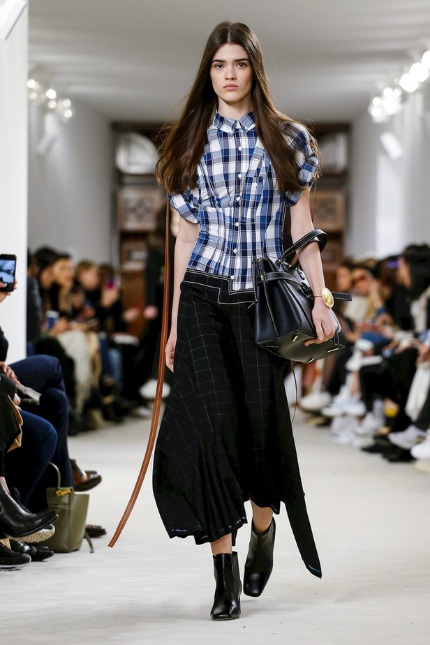 عرض ازياء لويفي لخريف وشتاء 2018