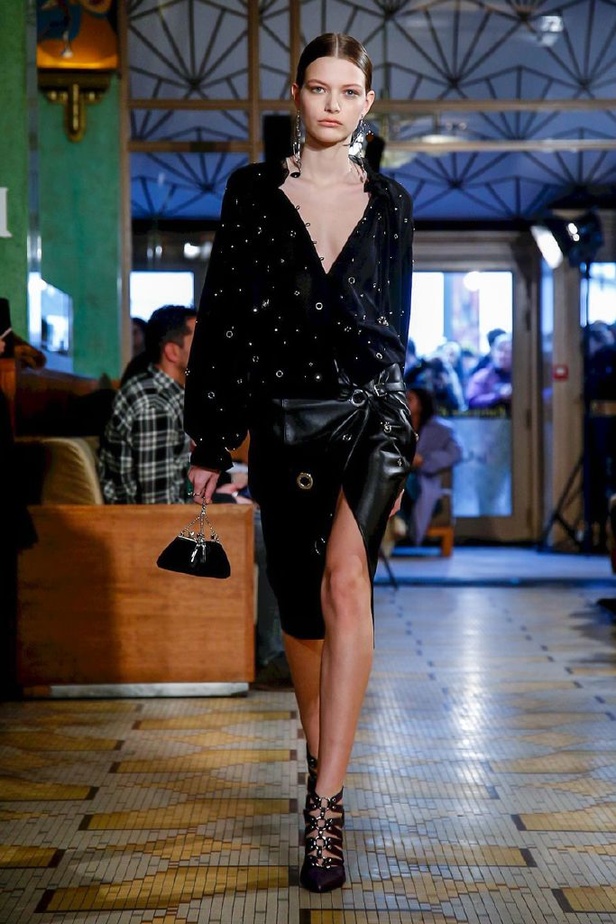 عرض ازياء ألتوزارا لخريف وشتاء 2018