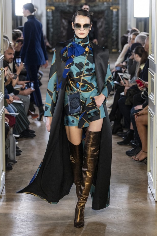 تصاميم كلاسيكية ومتنوعة من Elie Saab لخريف وشتاء 2019 