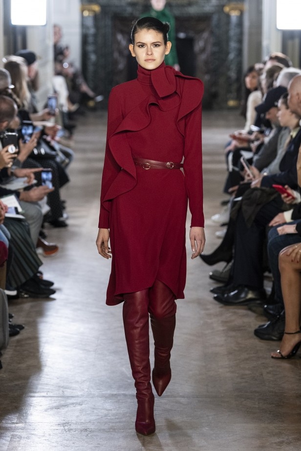 تصاميم كلاسيكية ومتنوعة من Elie Saab لخريف وشتاء 2019 