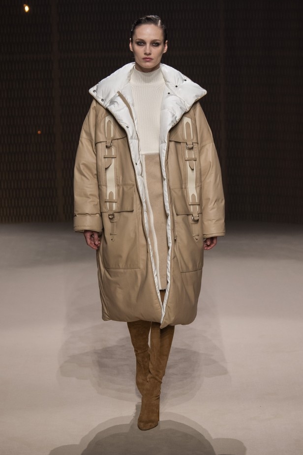 عرض Hermès لخريف وشتاء 2019 في باريس 