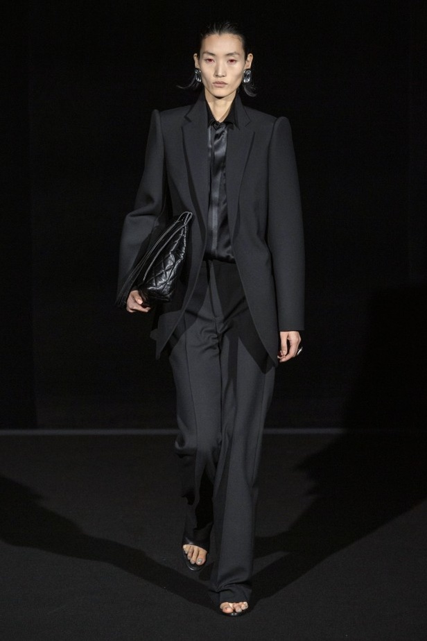 عرض Balenciaga لخريف 2019