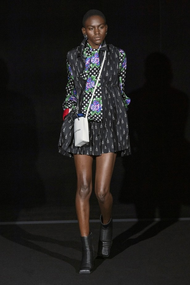 عرض Balenciaga لخريف 2019