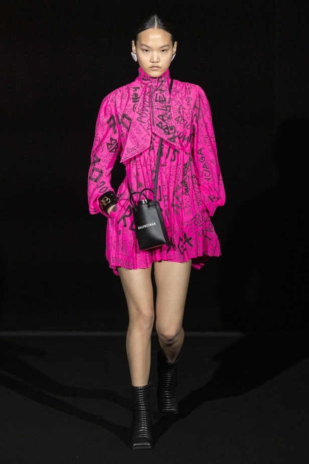 عرض Balenciaga لخريف 2019