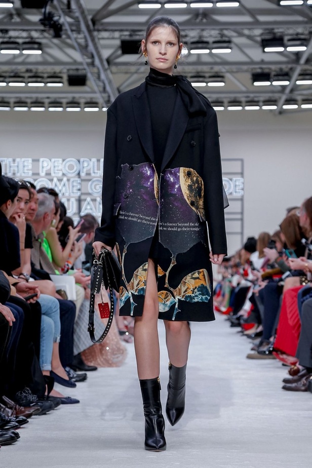 عرض أزياء فالنتينو لموسم خريف وشتاء 2019