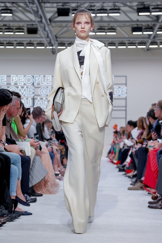 عرض أزياء فالنتينو لموسم خريف وشتاء 2019