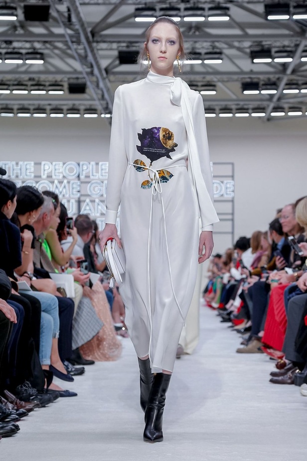 عرض أزياء فالنتينو لموسم خريف وشتاء 2019