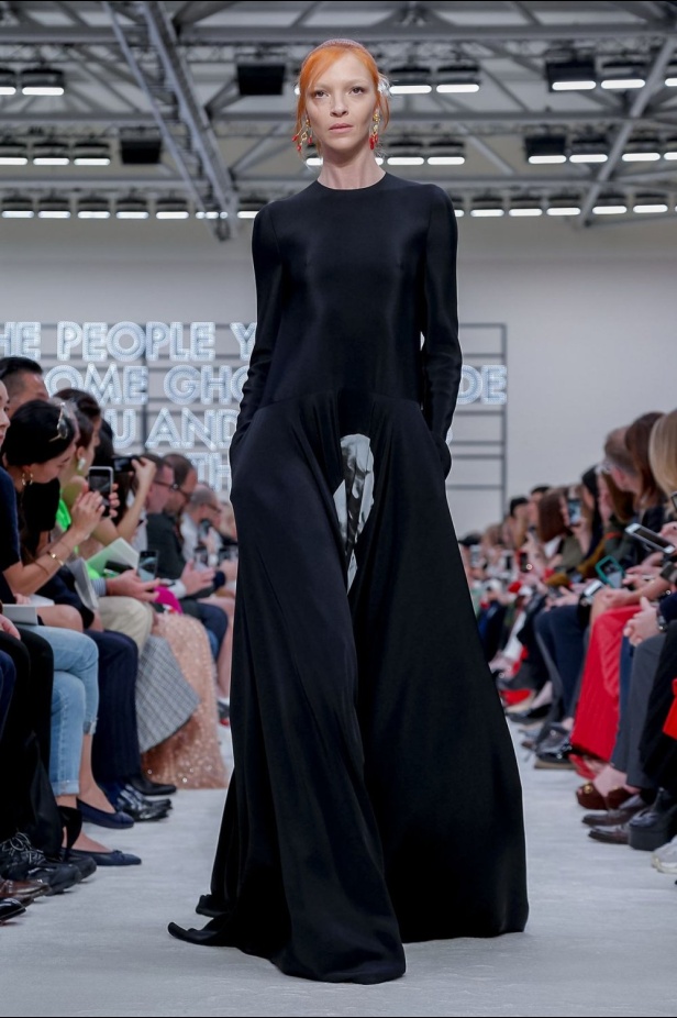 عرض أزياء فالنتينو لموسم خريف وشتاء 2019