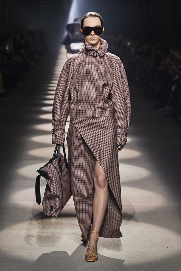 مجموعة جيفنشي للأزياء الراقية لخريف وشتاء 2021