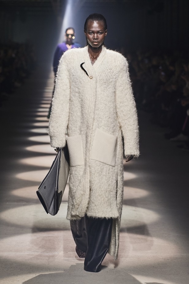 مجموعة جيفنشي للأزياء الراقية لخريف وشتاء 2021