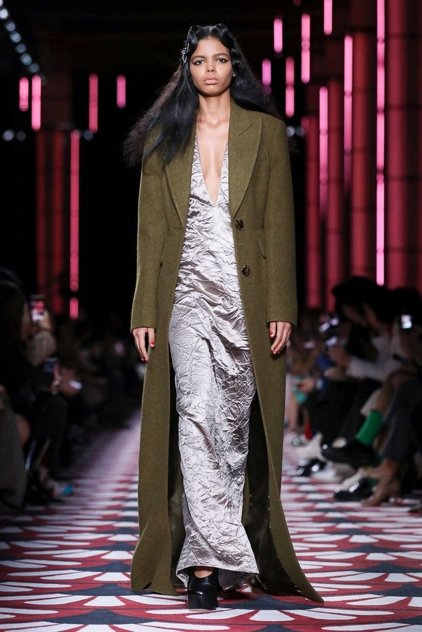 عرض أزياء دار Miu Miu لخريف وشتاء 2020-2021