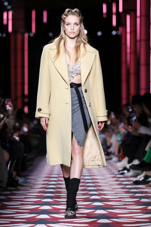 عرض أزياء دار Miu Miu لخريف وشتاء 2020-2021