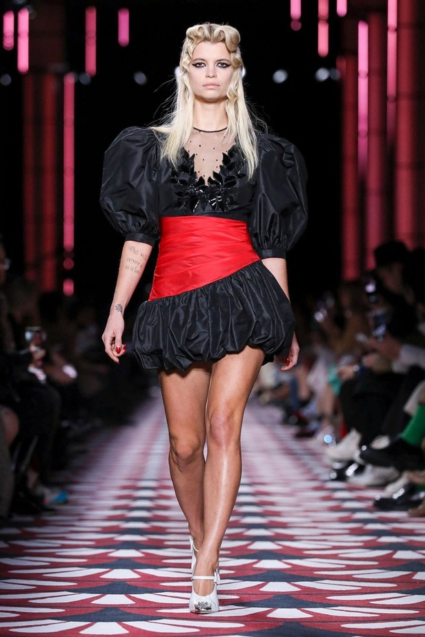 عرض أزياء دار Miu Miu لخريف وشتاء 2020-2021