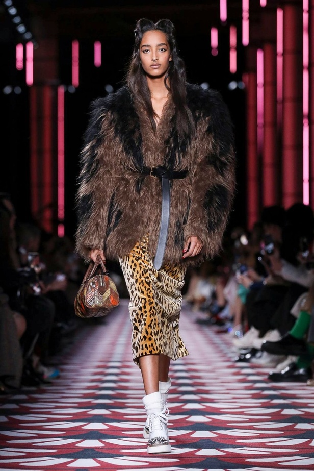 عرض أزياء دار Miu Miu لخريف وشتاء 2020-2021