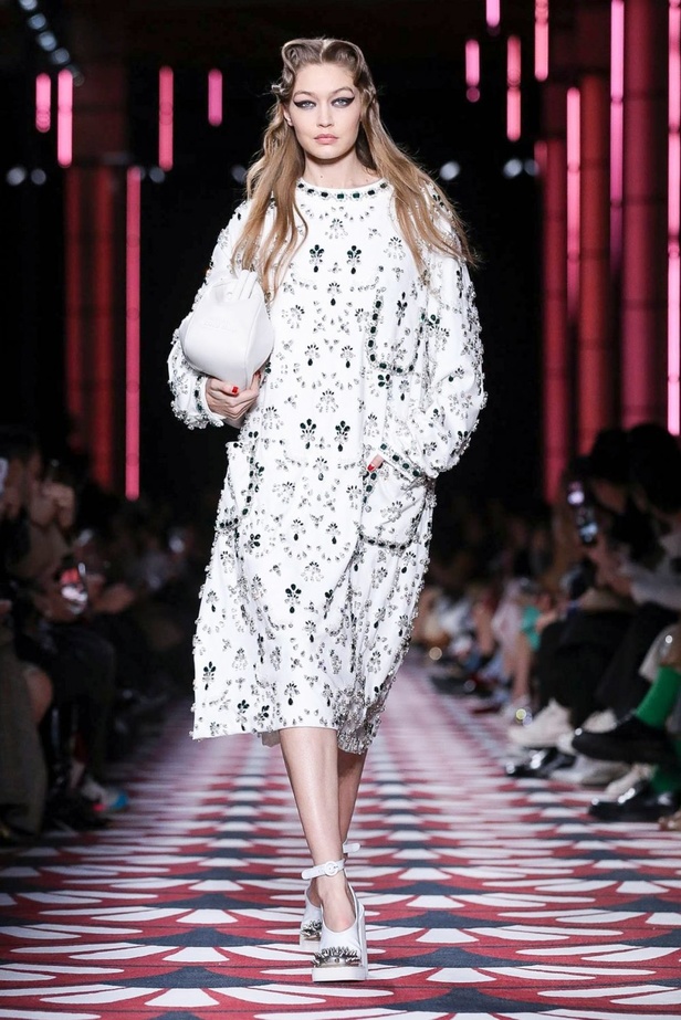 عرض أزياء دار Miu Miu لخريف وشتاء 2020-2021