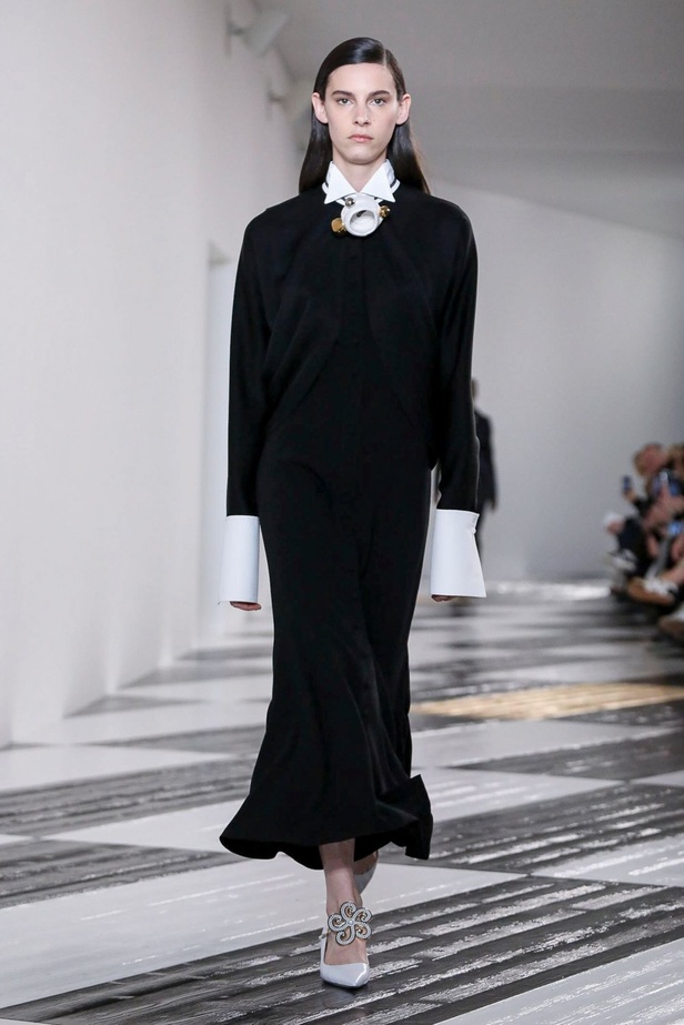 عرض مجموعة LOEWE لموسم خريف وشتاء 2020