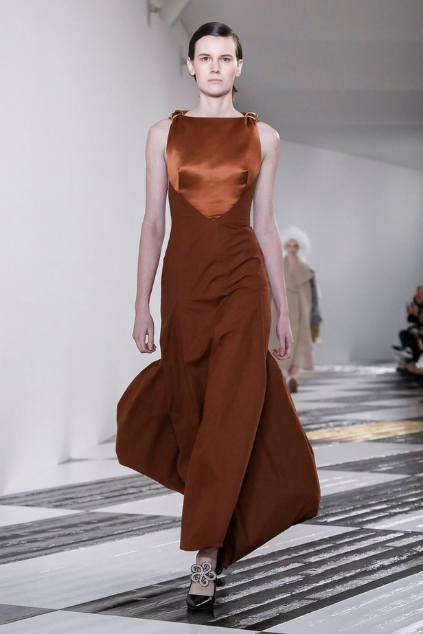 عرض مجموعة LOEWE لموسم خريف وشتاء 2020