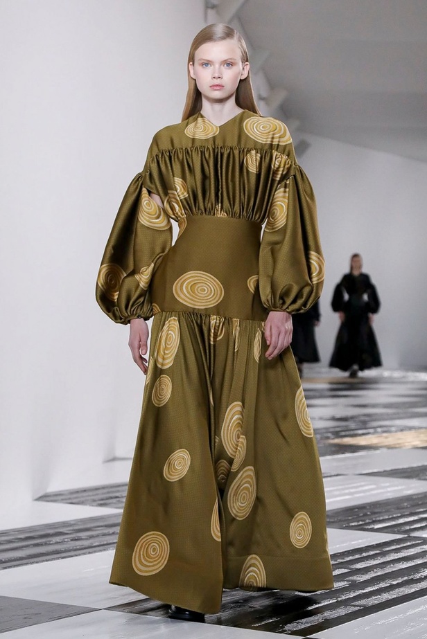 عرض مجموعة LOEWE لموسم خريف وشتاء 2020