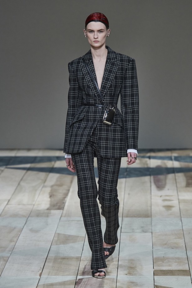 مجموعة ألكسندر ماكوين لخريف وشتاء 2020-2021