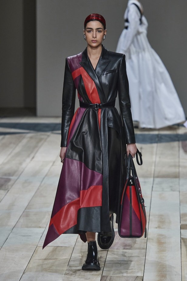 مجموعة ألكسندر ماكوين لخريف وشتاء 2020-2021