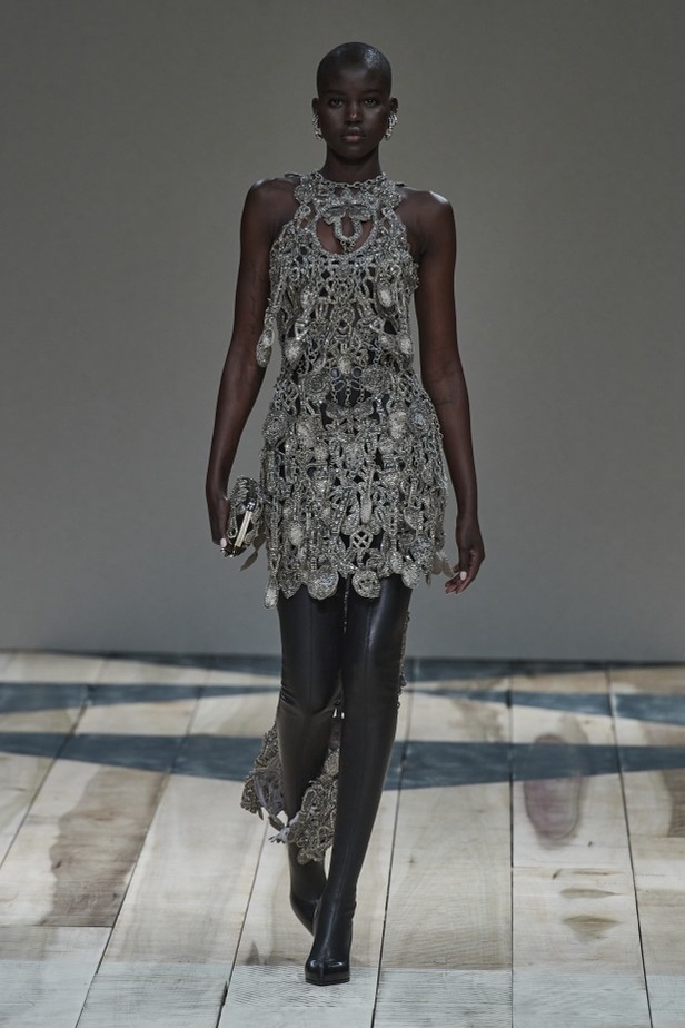 مجموعة ألكسندر ماكوين لخريف وشتاء 2020-2021