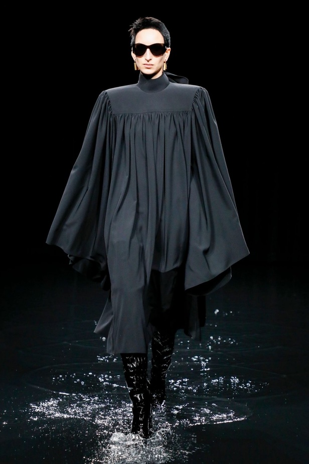 عرض ازياء Balenciaga لخريف وشتاء 2020-2021