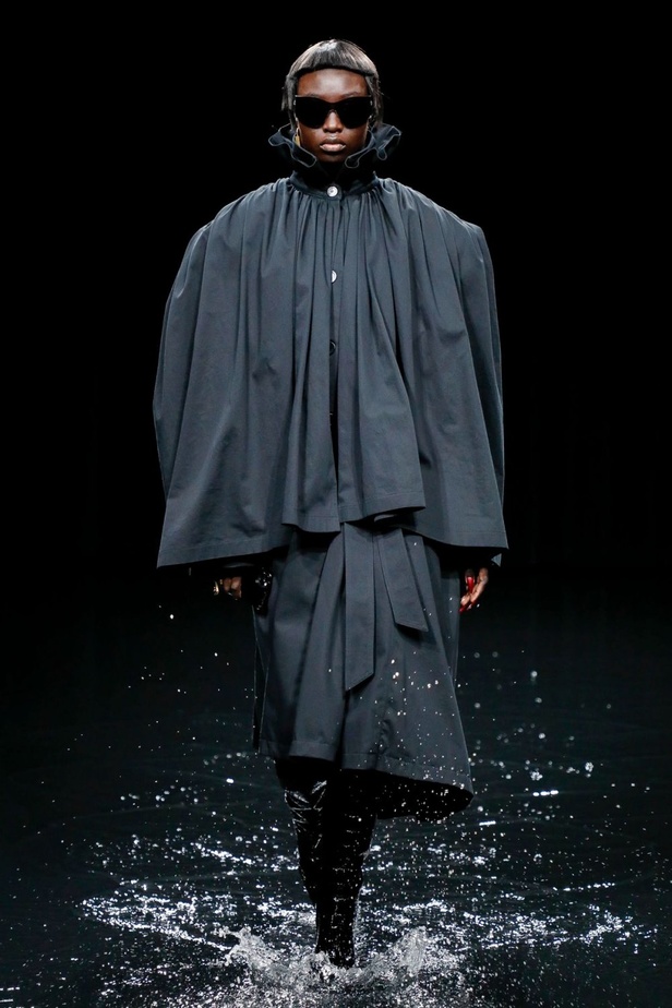 عرض ازياء Balenciaga لخريف وشتاء 2020-2021